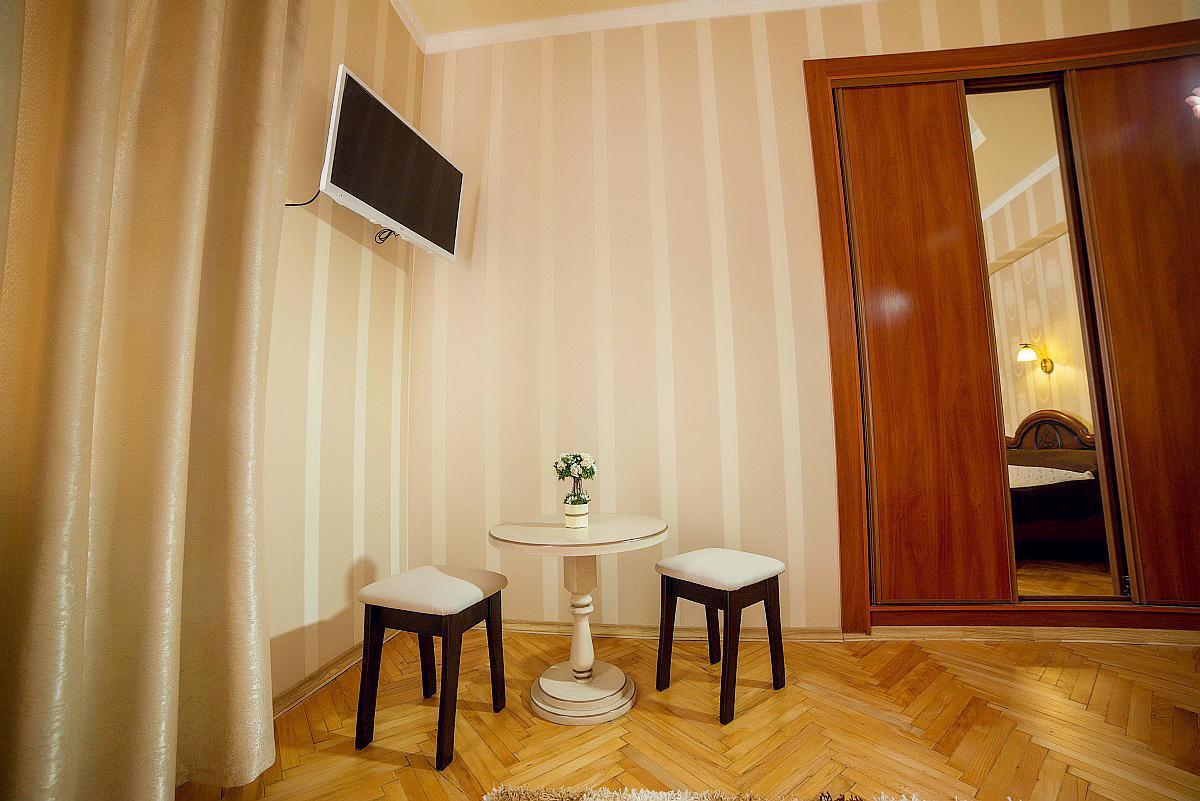 Apartment On Horodotska Street Lviv Ngoại thất bức ảnh